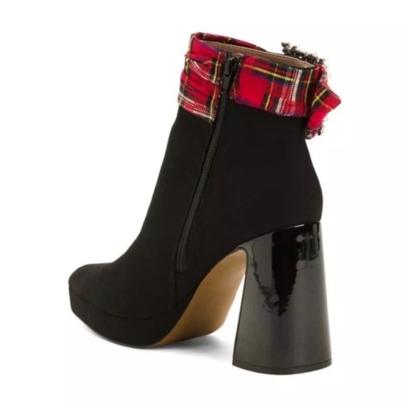 BETSEY JOHNSON Idris Dress Heel Ankle Booties Black Red Multi Plaid Size 9 M New - Picture 2 of 10